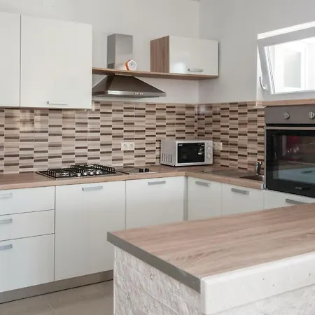 בית נופש Six-bedroom In