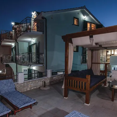 Six-bedroom In בית נופש סביד