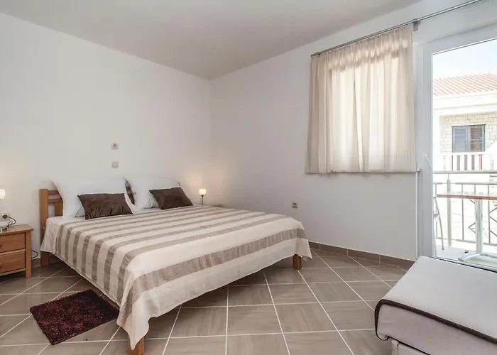 בית נופש Six-bedroom In *