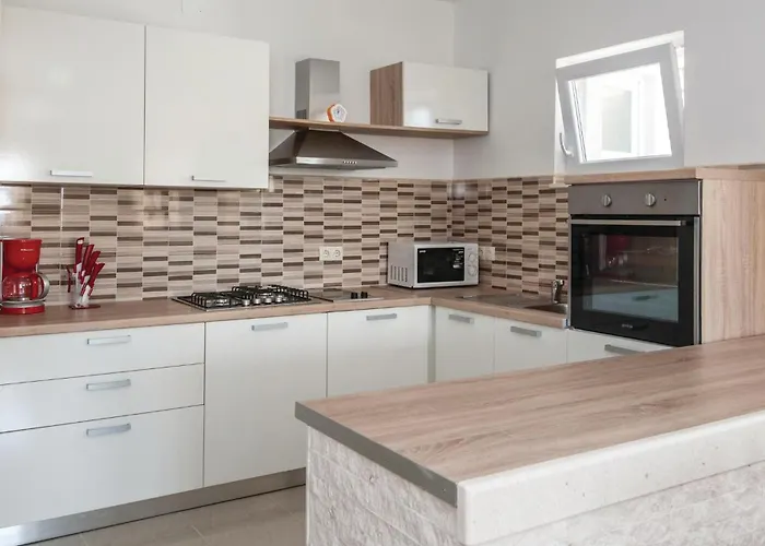 בית נופש Six-bedroom In