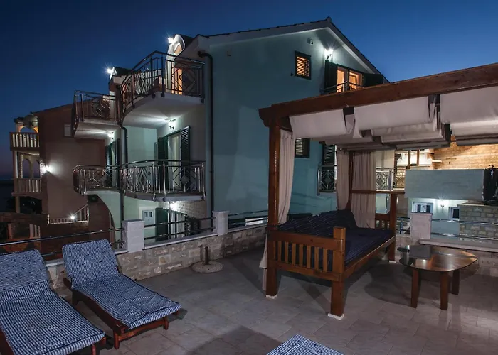 Six-bedroom In בית נופש סביד